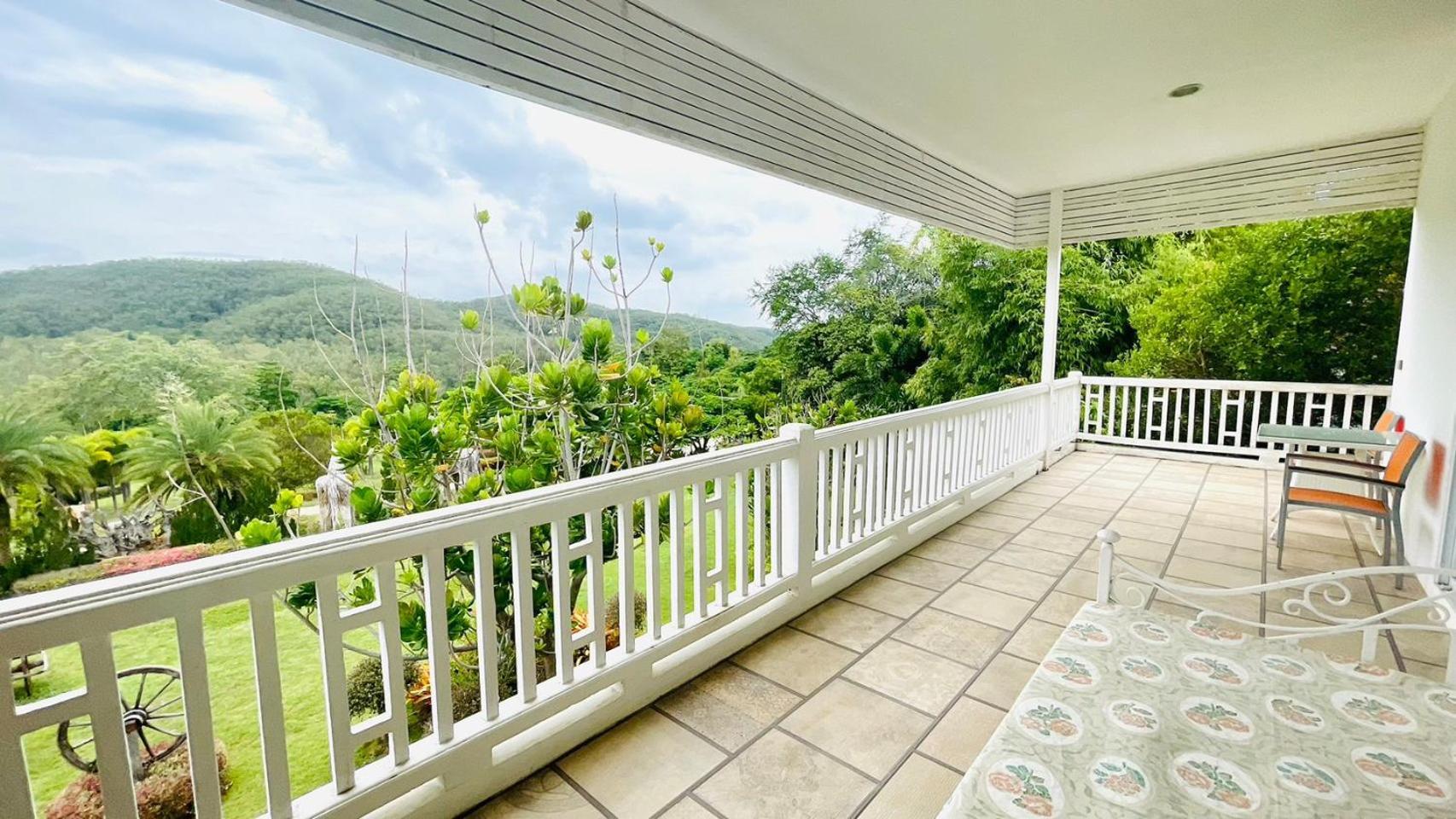 Baan Ing Khao Hotel Pak Chong Exterior foto