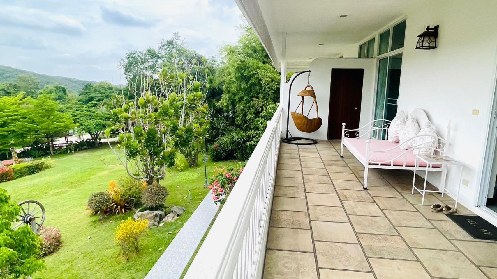 Baan Ing Khao Hotel Pak Chong Exterior foto