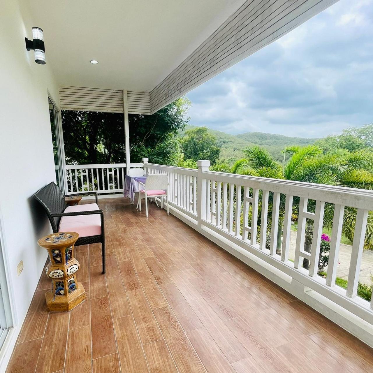 Baan Ing Khao Hotel Pak Chong Exterior foto