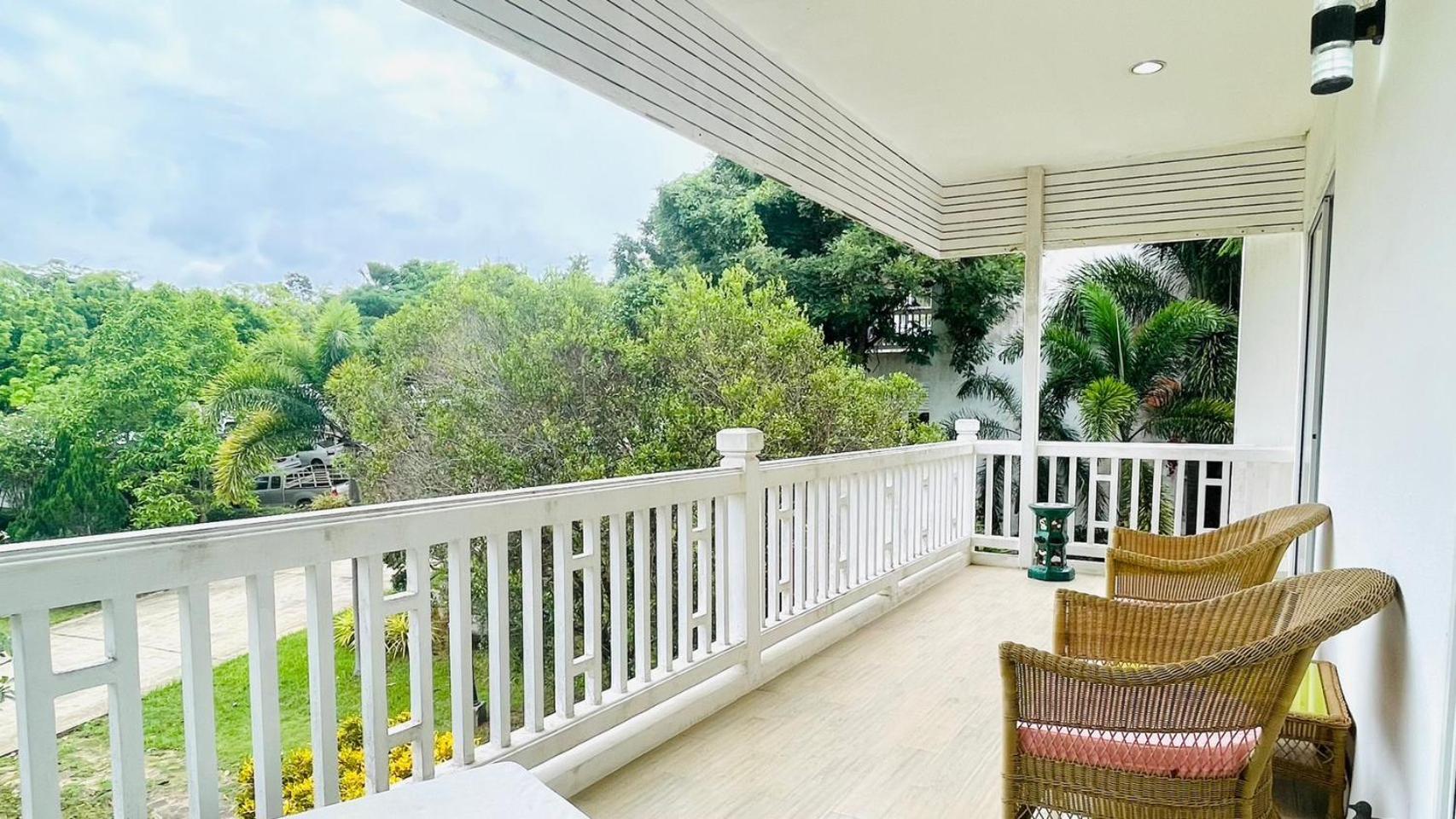 Baan Ing Khao Hotel Pak Chong Exterior foto