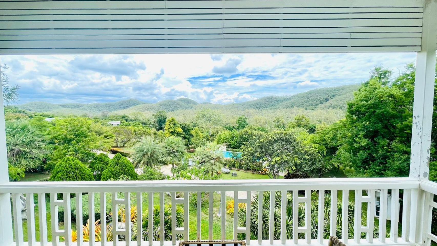 Baan Ing Khao Hotel Pak Chong Exterior foto
